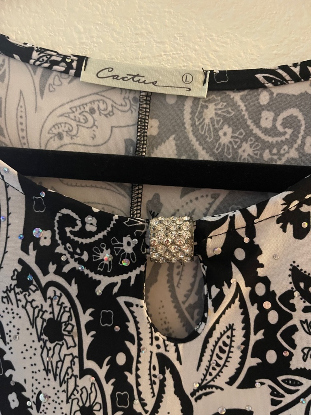 Cactus Black & White Paisley Tunic Top - Picture 2 of 6